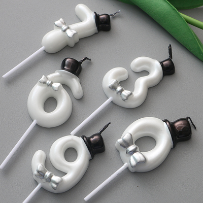 白色蜡烛黑帽子数字蜡烛