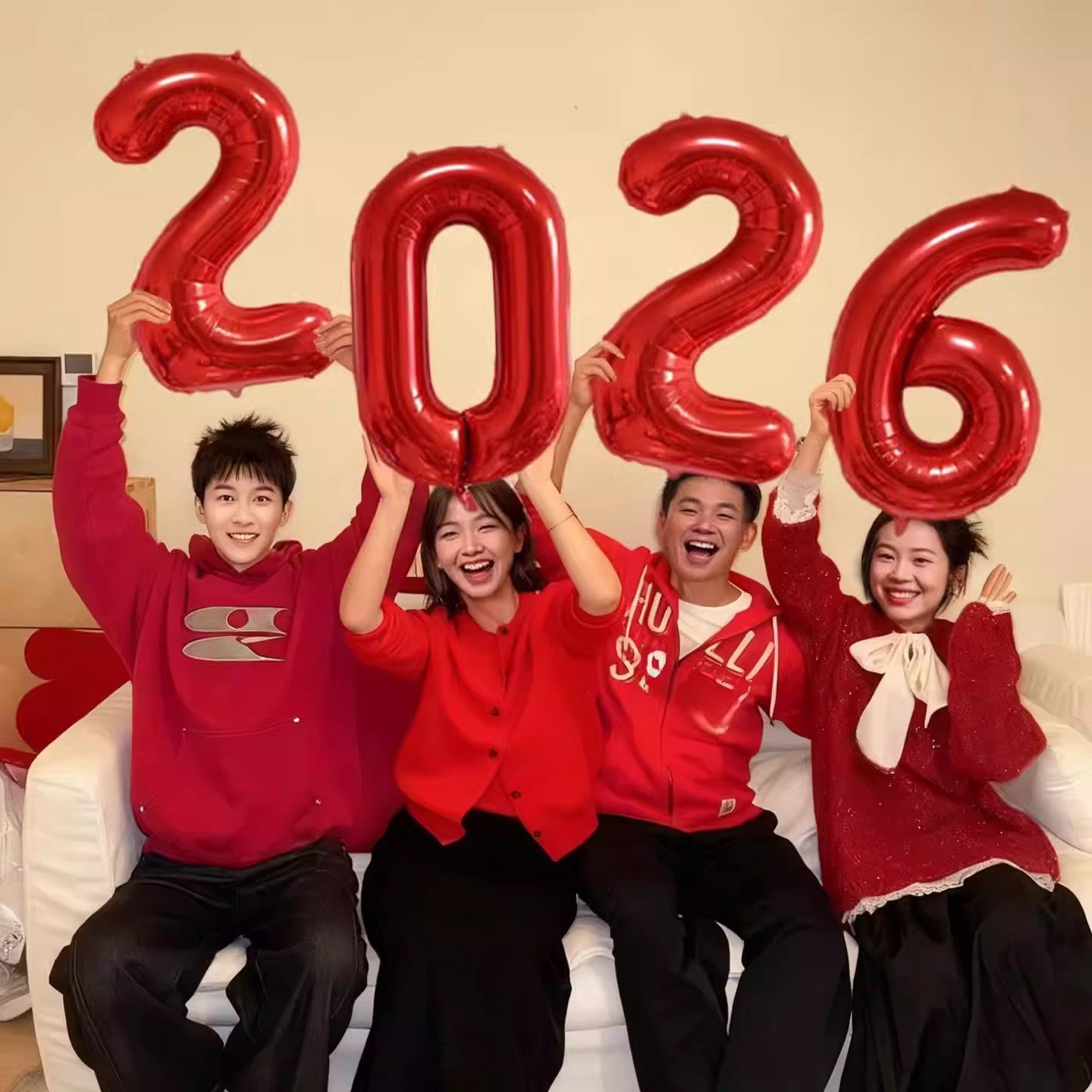 2026数字气球红色新年拍摄道具跨年出片氛围户外场景布置装饰道具