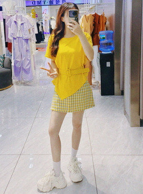 韩系气质简约通勤风黄色格纹两件套新款温柔风露肩上衣微胖半身裙