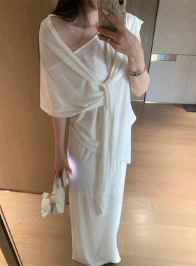 韩版舒适感简约休闲风白色三件套新款露肩短袖＋透视披肩微胖半裙