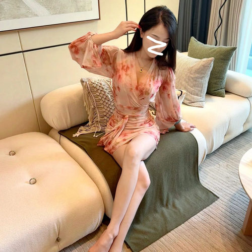 绑带性感辣妹设计V领长袖连衣裙大码mm法式气质修身显瘦包臀裙子