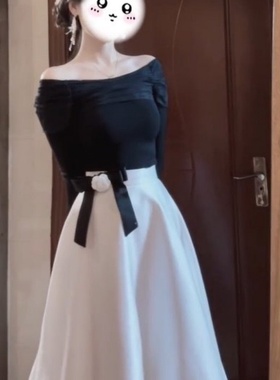 秋季时髦洋气温柔千金得体两件套新款黑色露肩上衣白色高腰半身裙