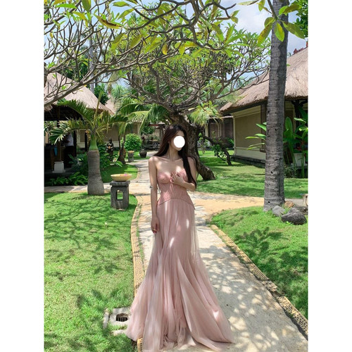 法式微胖超好看温柔风鱼骨抹胸连衣裙新款海边拍照绝美修身长裙