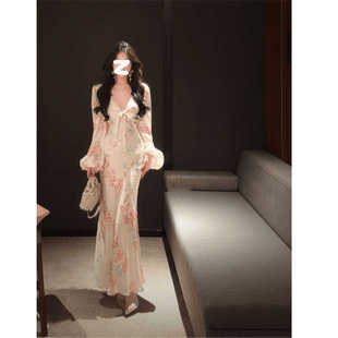 大码胖mm韩系气质玫瑰V领长袖碎花连衣裙女收腰显瘦包臀鱼尾裙子