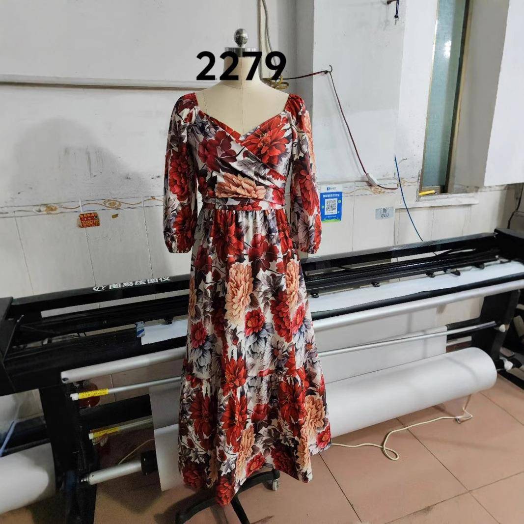 2024亚马逊秋季欧美女装时尚纽扣V领优雅印花收腰系带大摆连衣裙