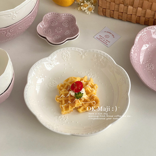 蕾丝浮雕盘子奶油风餐盘高级感家用盘子菜盘陶瓷精致漂亮的盘子