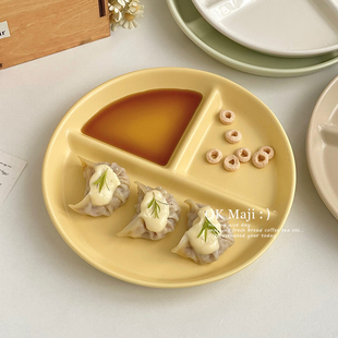 2025新款早餐分格盘陶瓷饺子盘带醋碟家用减脂分餐盘211分格餐盘