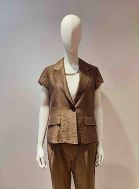 vesas collection J0977 褶皱半袖一粒扣上衣