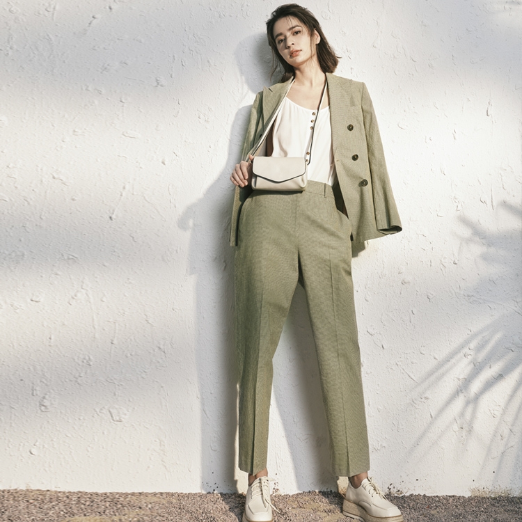 Vesas Collection 唯尚女装 商务收腰黑色西装外套VS221J101117