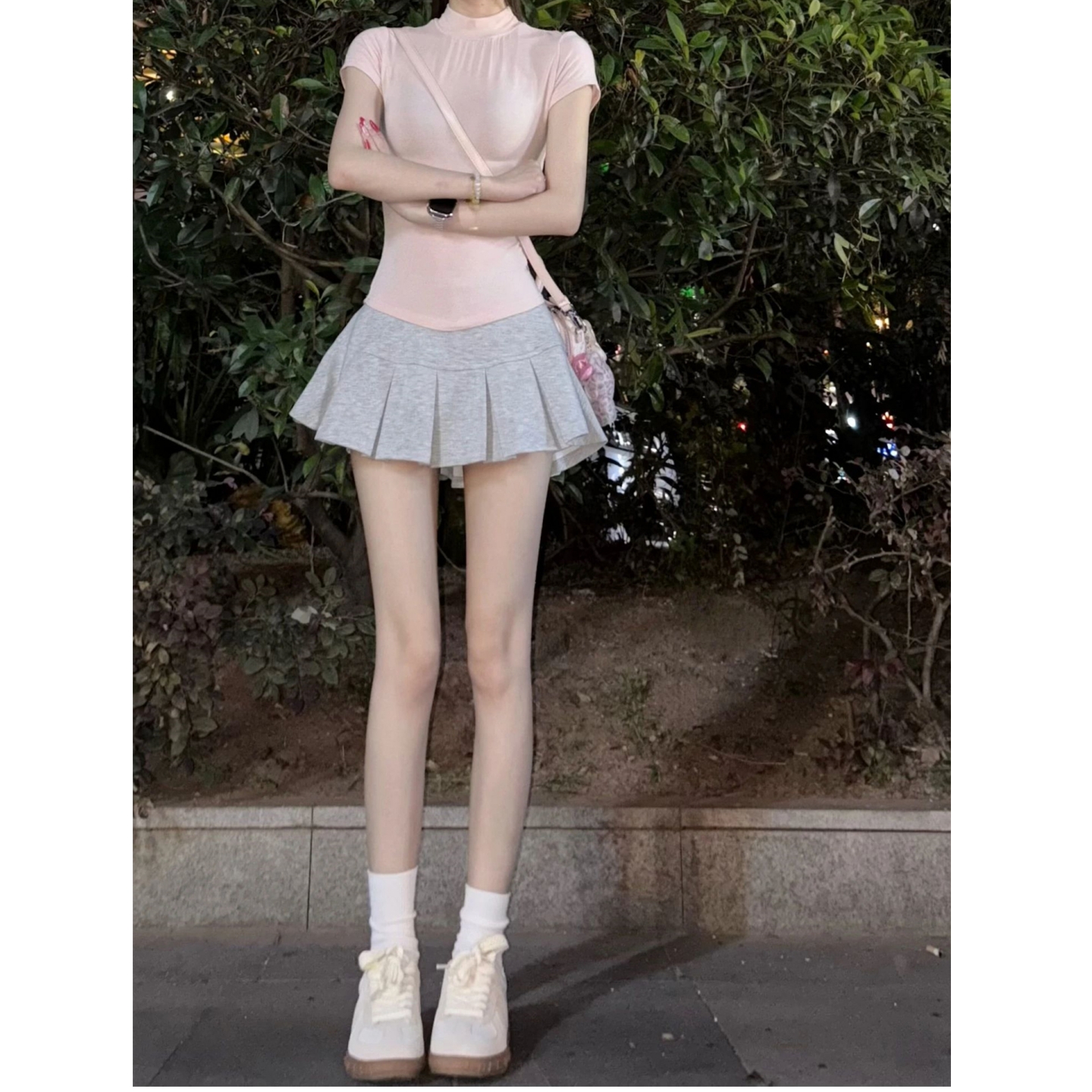 秋季运动防走光a字超短裙子