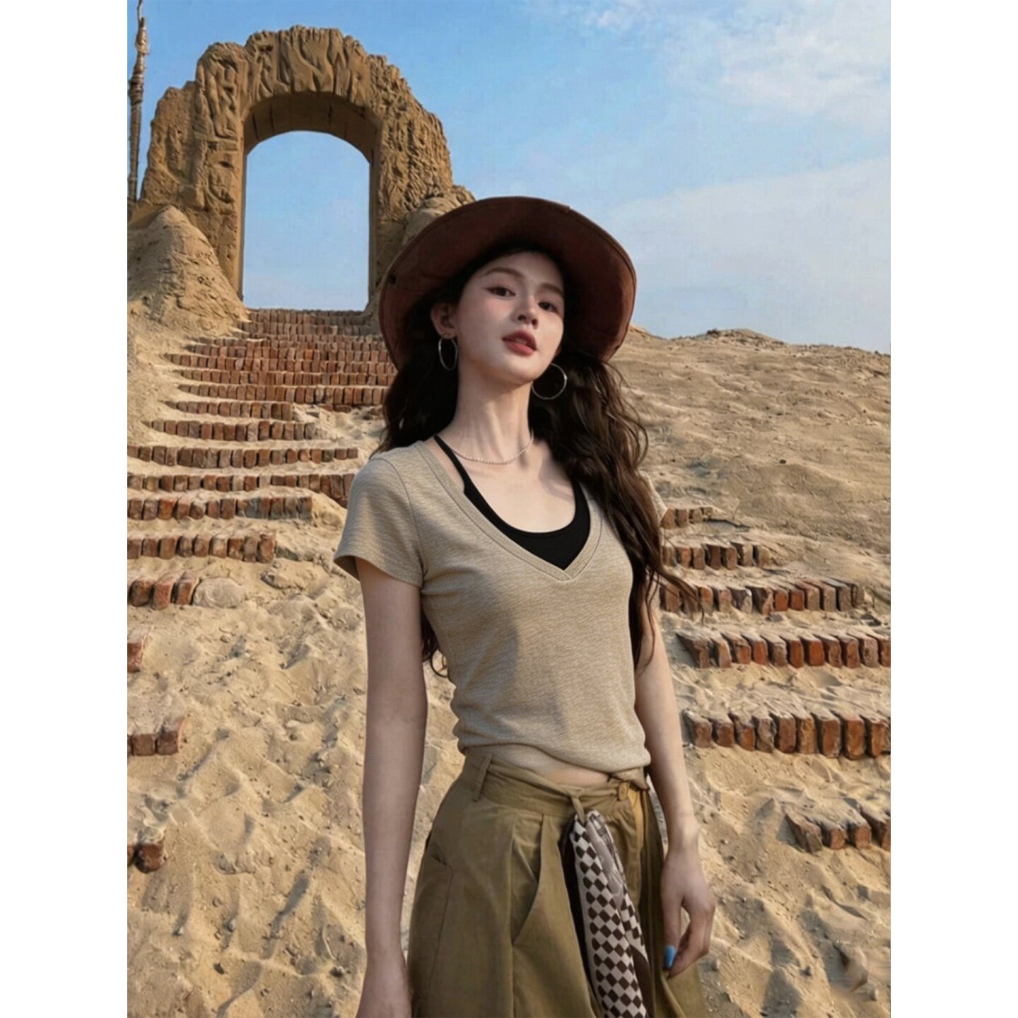 大码复古休闲V领短袖T恤女上衣图片