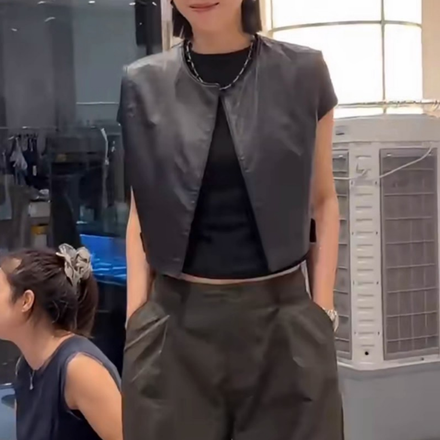 圆领背心坎肩修身显瘦马夹短款