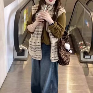 大码美式复古羊羔毛马甲背心女2026新款高级感叠穿费尔岛外套上衣