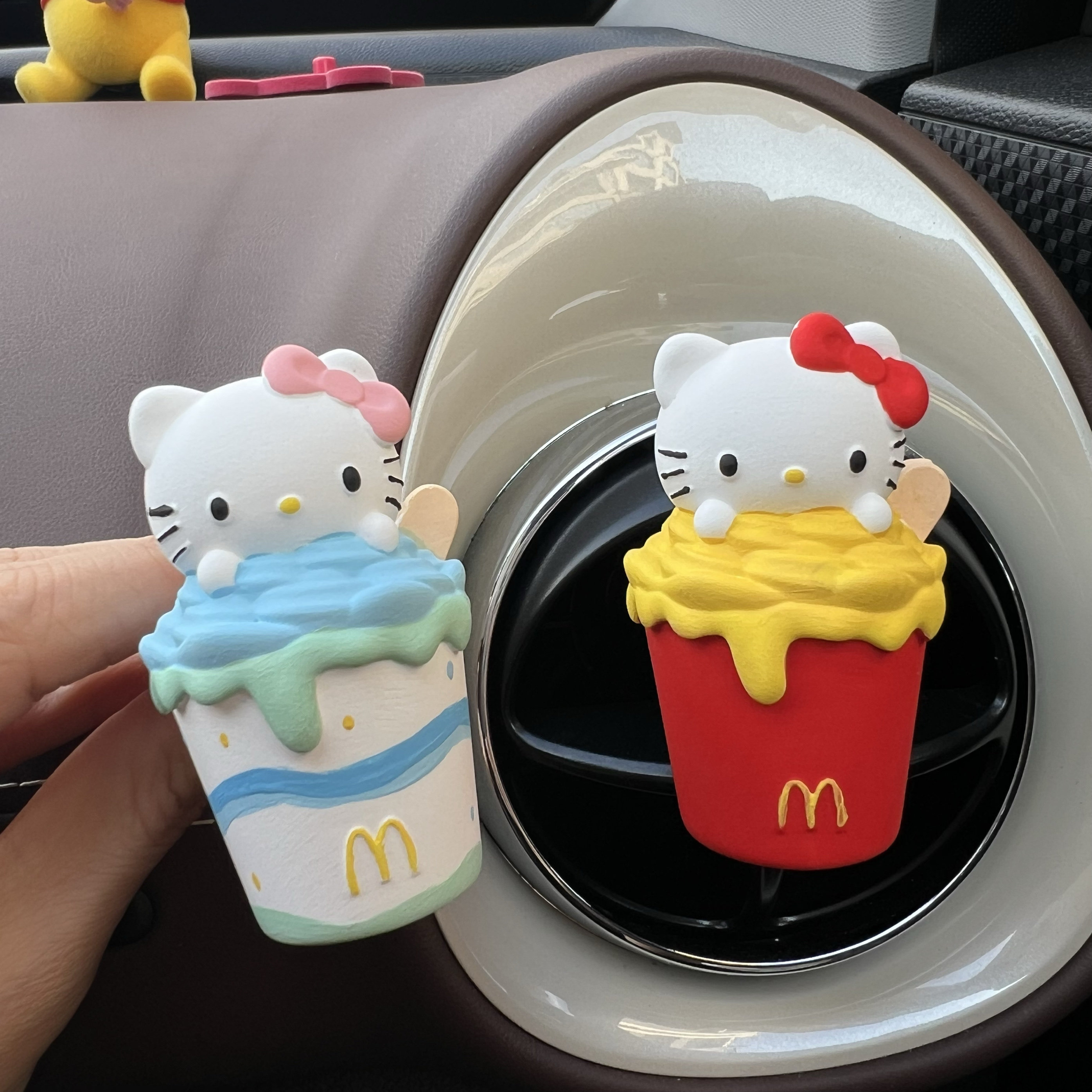 可爱KT猫车载香薰汽车空调出风口装饰香氛扩香石高级感车内饰品女