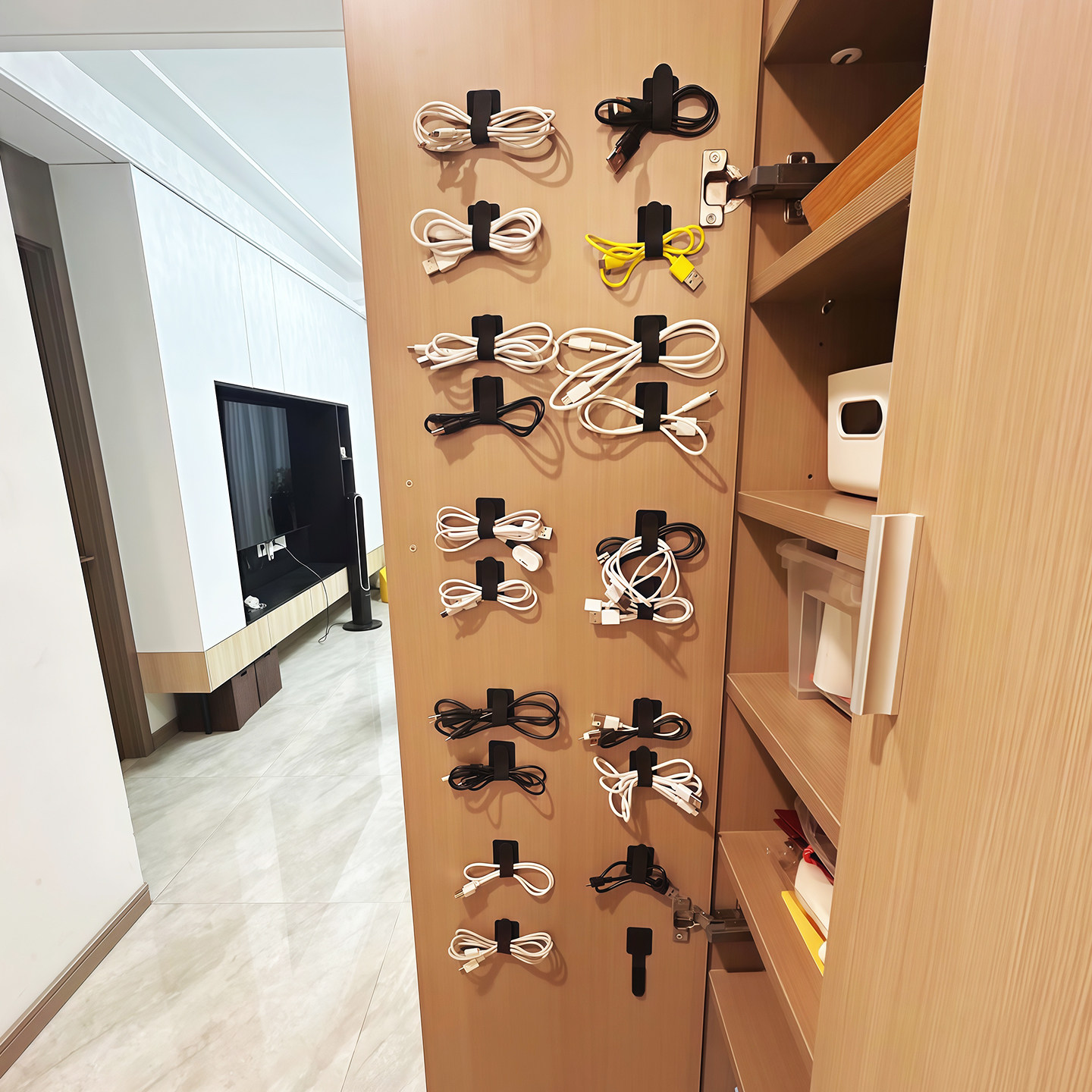 数据线收纳神器扎带魔术贴强力背胶桌面充电线壁挂绑带床头固定器