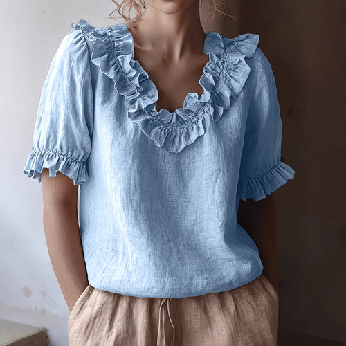 女士圆领木耳边上衣Ladies' round neck black fungus edge top