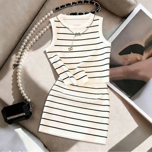 Striped sleeveless top and shortskirtset条纹无袖上衣短裙套装