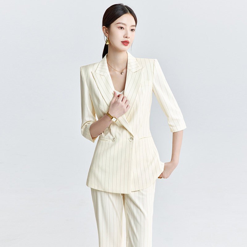 2026夏季新款女士西装套装透气职业装气质白色修身2026超火的套装