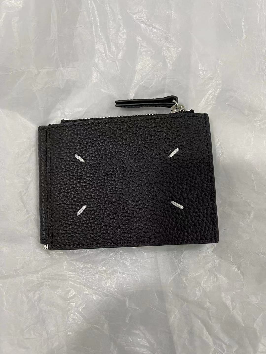 马吉拉风格头层牛皮美金夹卡包