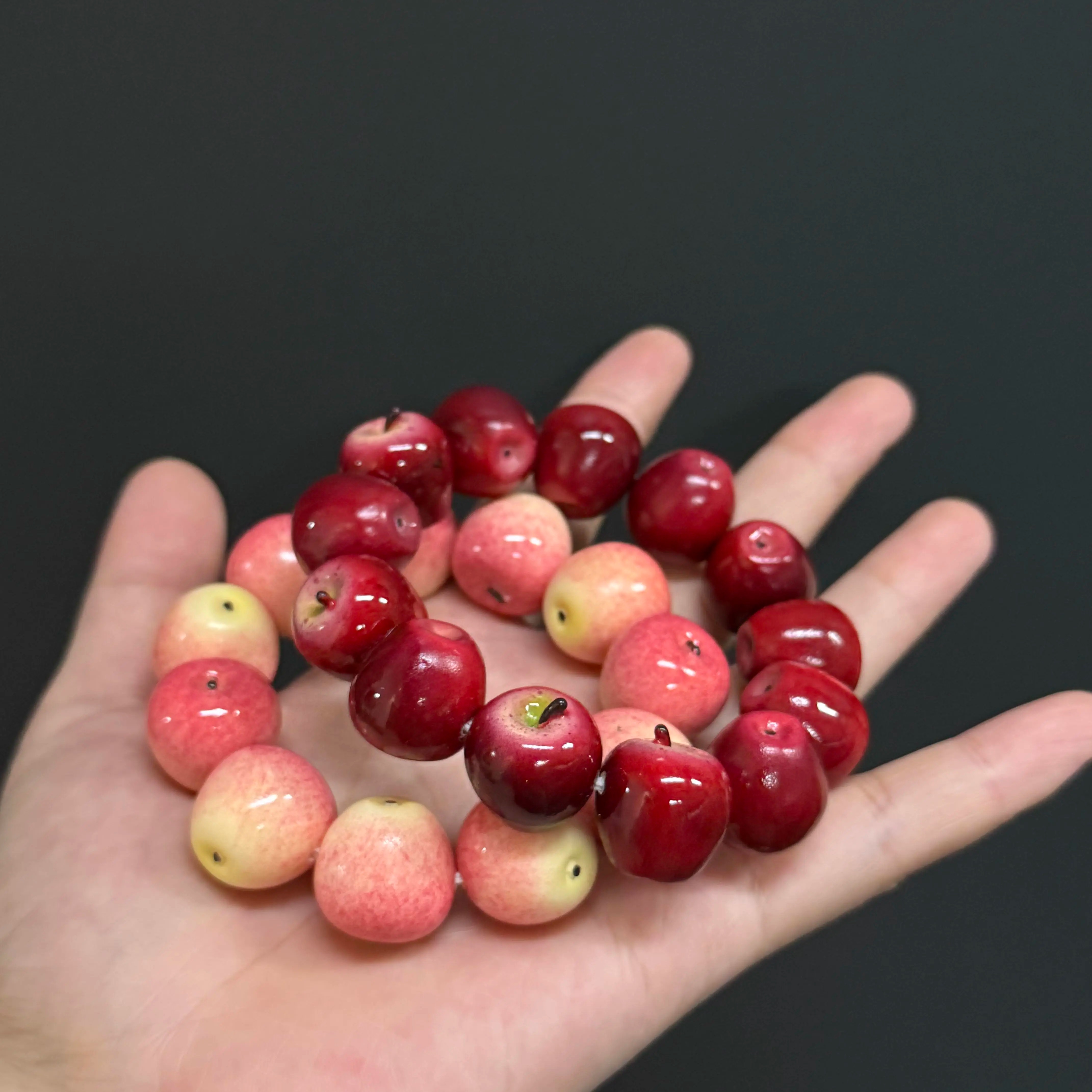 平安果戴上我，这串好运不准掉。