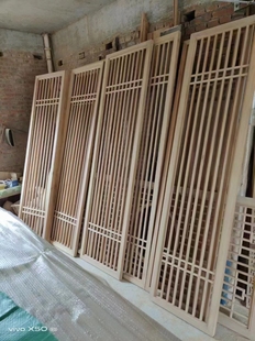新中式实木屏风隔断家居玄关木栅格背景工装酒店火锅店木制品装饰
