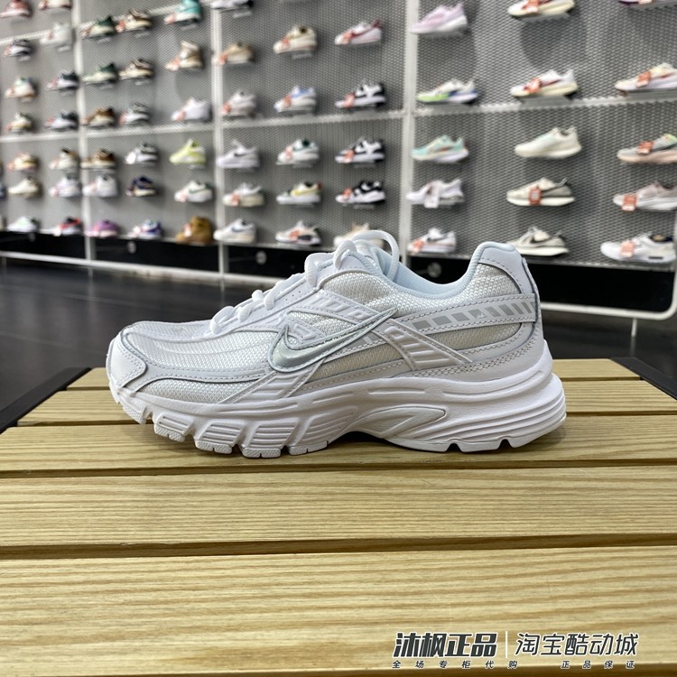 耐克女子系带运动训练低帮休闲鞋