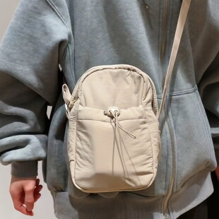通勤包上班上学百搭日常轻便小方包女轻便单肩斜挎包手机包水杯袋