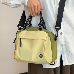 多功能手提单肩包休闲上班通勤包斜挎包大容量轻便2026新款流行