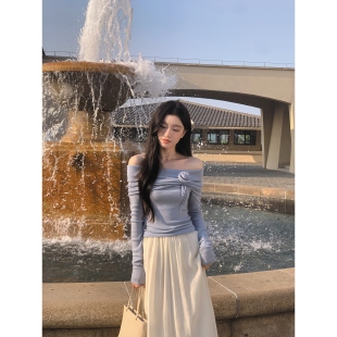 温柔显瘦气质上衣 30%羊毛蓝色花朵露肩针织衫 YIYIWANG 海岛蔷薇