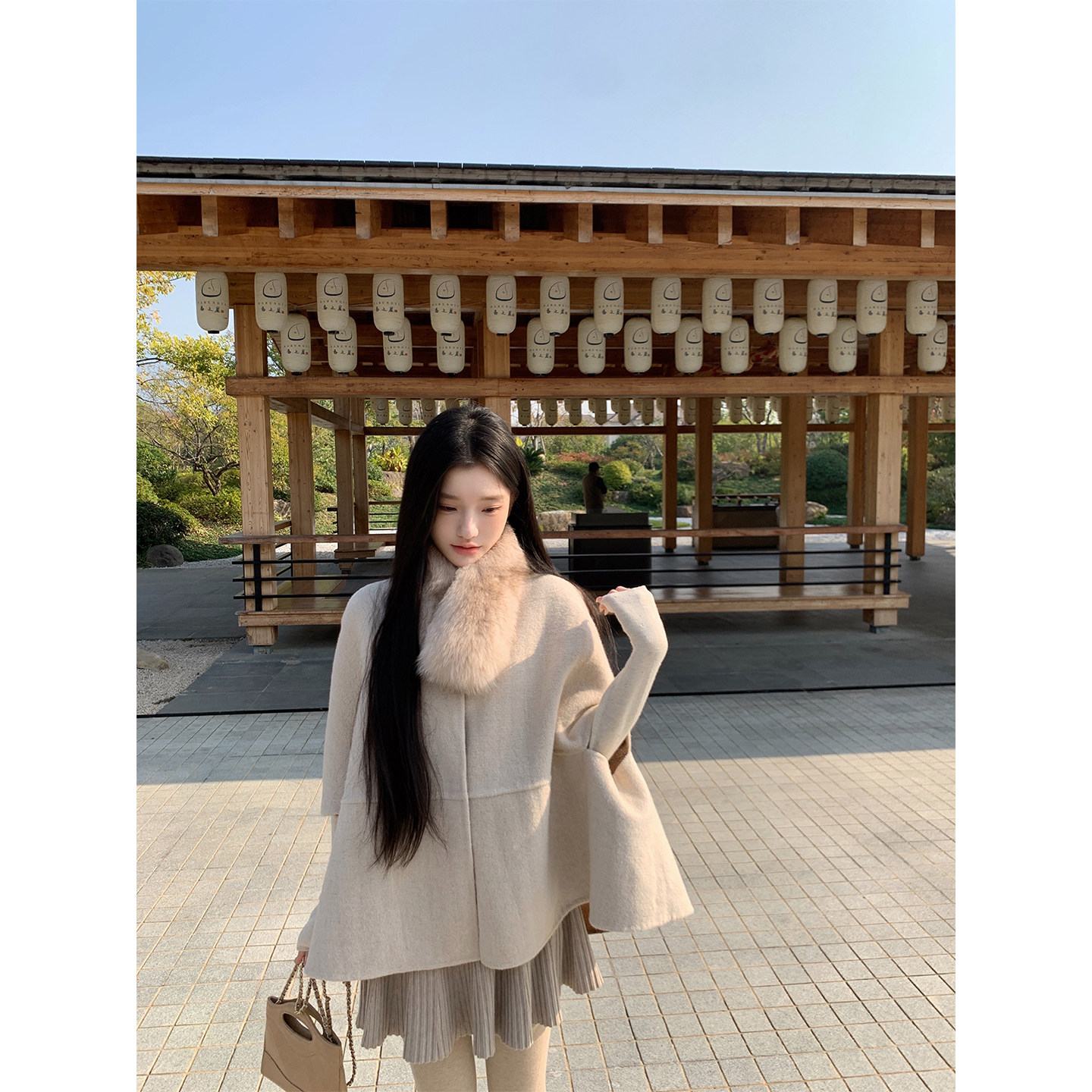 YYW汪澜的妹妹 首尔热摩卡 两面穿斗篷外套女蝴蝶结内搭针织半裙