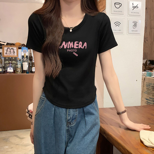 新款辣妹装短袖t恤女弧形下摆显瘦小众亲肤纯棉2025夏季简约上衣