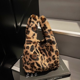 #ININ毛毛热卖托特包辣韩版舒适粉色豹纹翻盖单肩包斜跨包Y