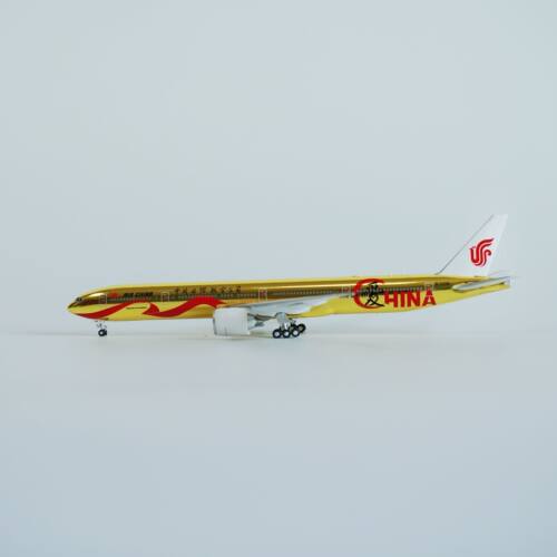 现货 1/400国际航空 B777-300ER 爱中国 B-2006 电镀金色飞机模型