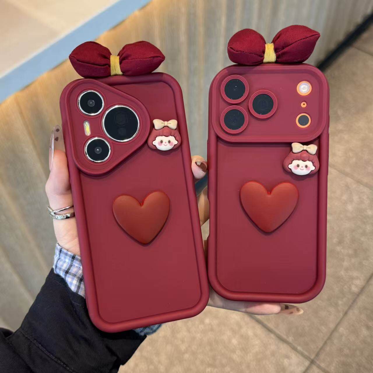 酒红爱心贴件适用苹果17promax高竹手机壳iPhone16pro全包15plus个性13pro华为P70vivo小米15opppo防摔保护套