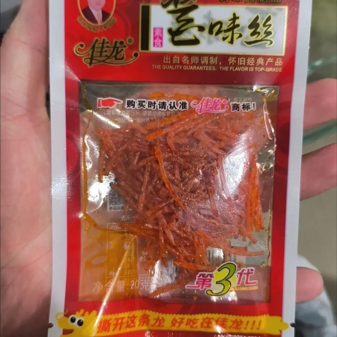 佳龙辣条丝酱味丝素酱肉丝儿时怀旧网红零食甜口辣条配手抓饼