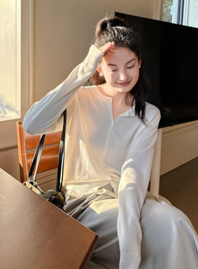 DIGM | 2025秋季简约通勤百搭刺绣针织衫羊毛开衫毛衣女A0M011