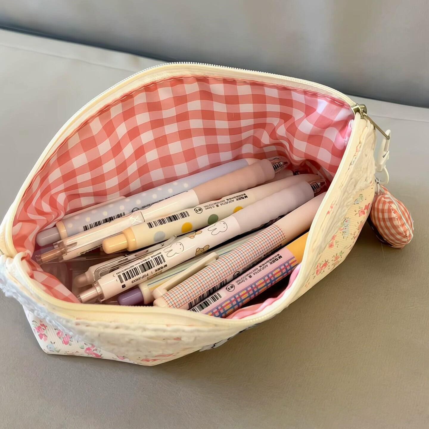 可爱小众蕾丝碎花高颜值笔袋简约文具盒大容量学生便携文具收纳袋