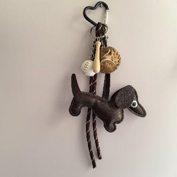 现货迷你腊肠狗挂件小饰品小狗腊肠犬包包挂饰女士挂饰车钥匙扣