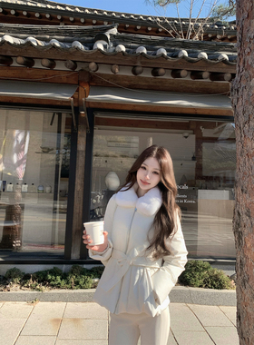 八盖pinky piggy 迷恋阶段 90白鸭绒可拆卸袖筒真獭兔毛领羽绒服