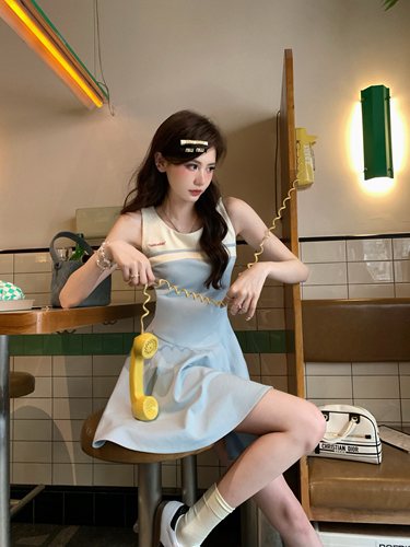 八盖pinkypiggy学院风v领短裙夏