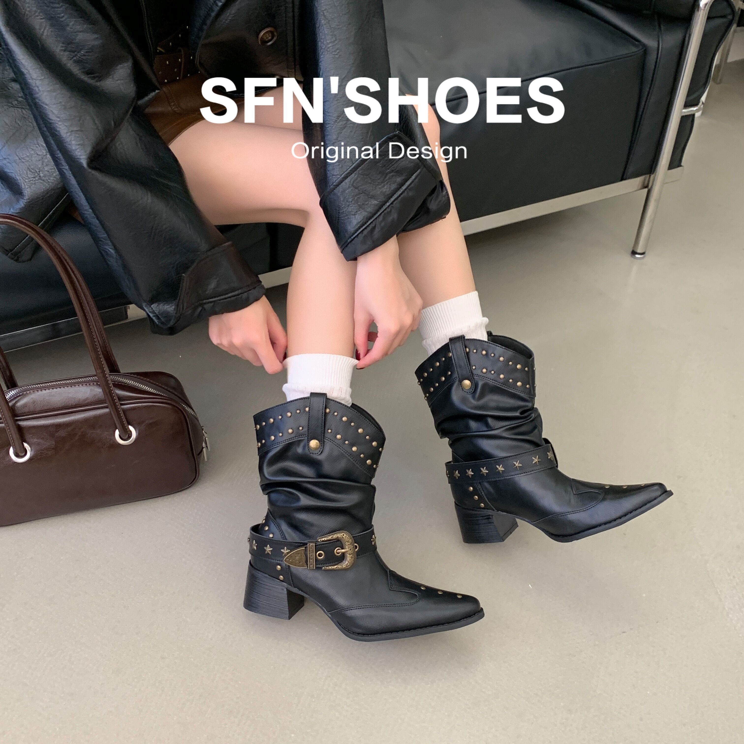 小众复古铆钉皮带扣西部骑士靴女冬季黑色粗跟显瘦短靴尖头机车靴