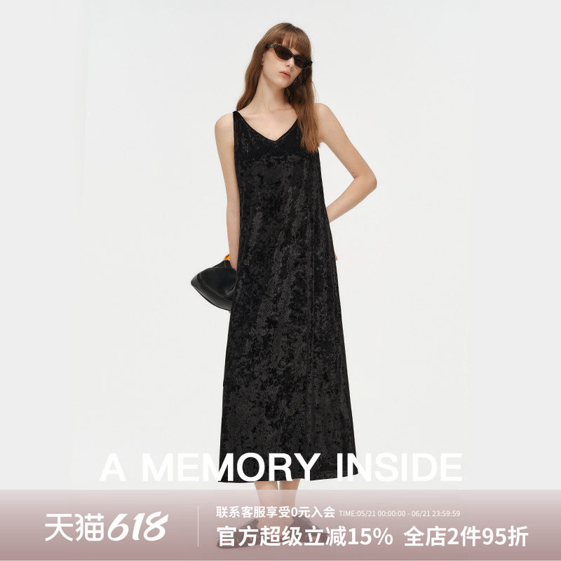 A Memory Inside韩国进口 植绒工艺 V领吊带无袖连衣裙女知性优雅