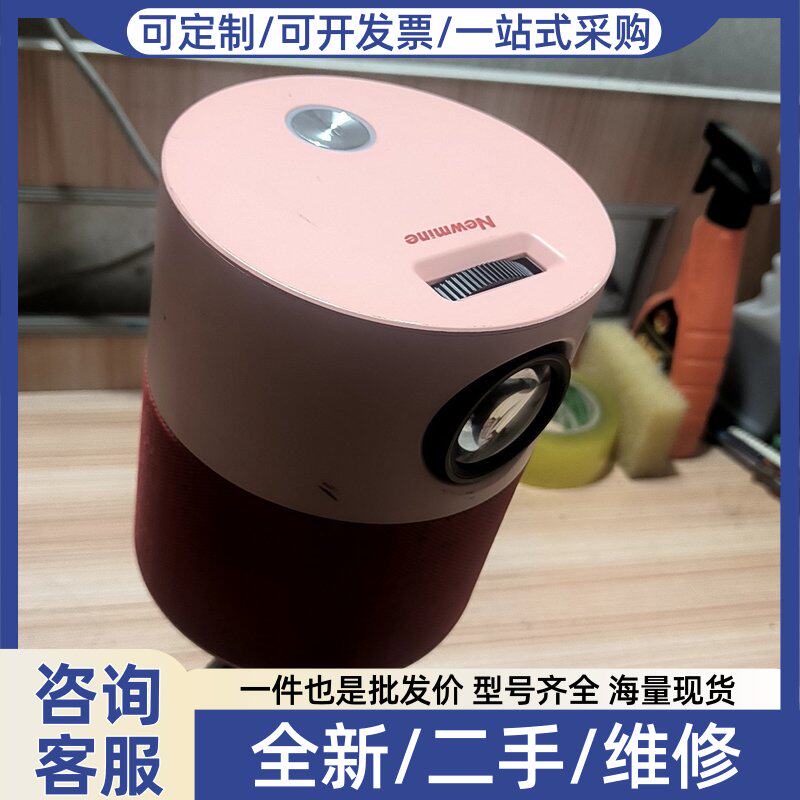 议价价纽曼投影仪M1,通电投影如图。实物拍摄如图。一个。便宜处
