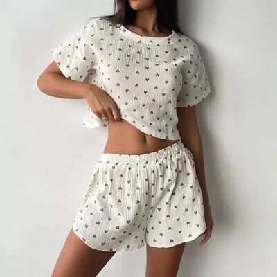 春款爱心露脐T恤短裤两件套