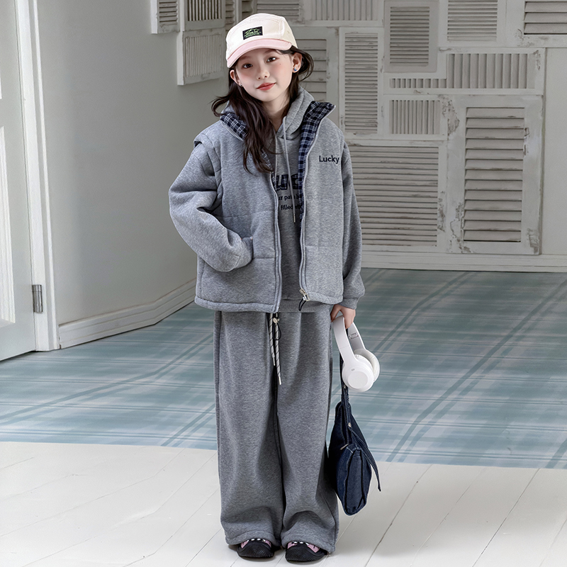 女童冬装套装2025新款儿童羊驼绒加厚棉马甲中大童加绒卫衣卫裤潮