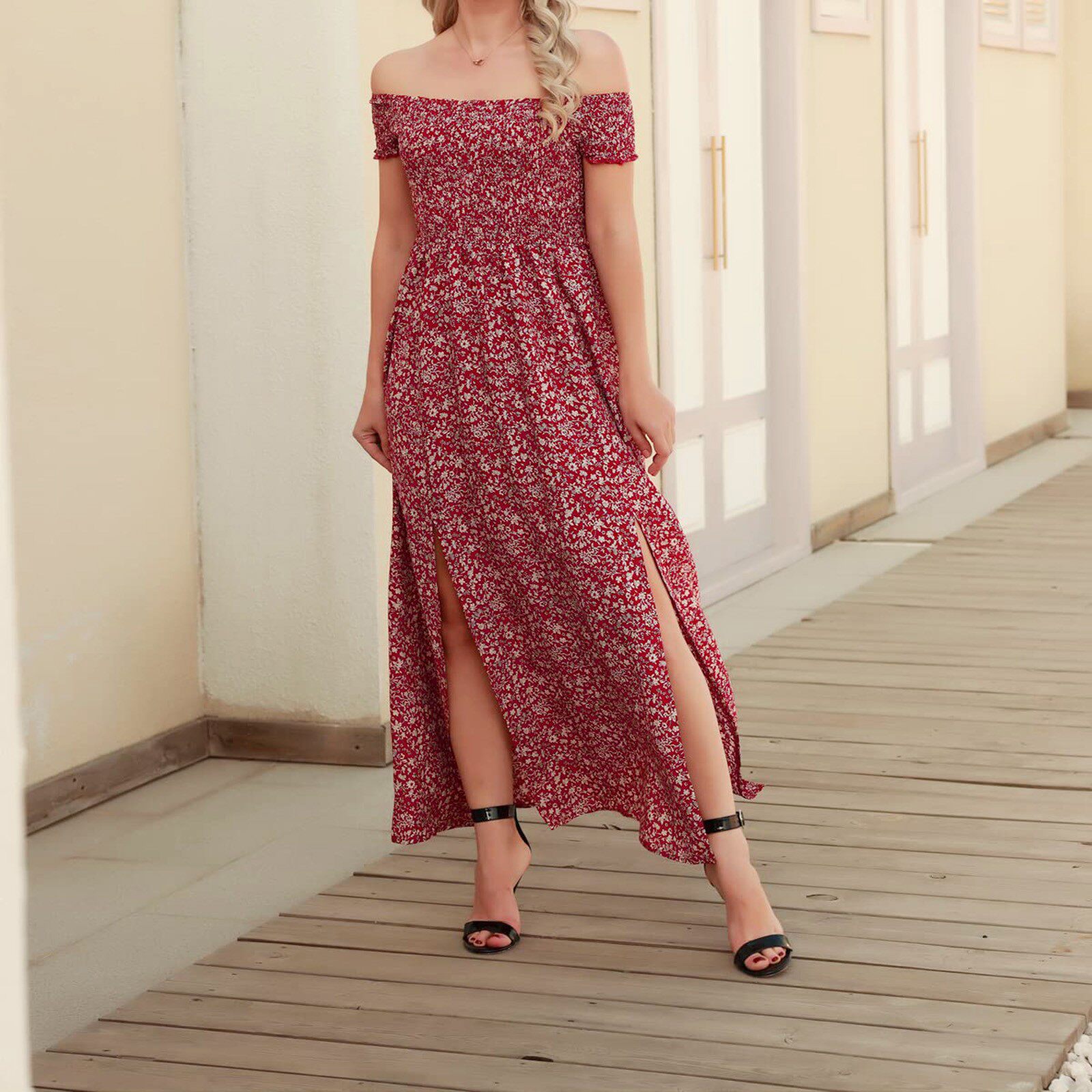 A sexy split-flowered dress 性感碎花露肩一字领褶皱开叉连衣裙