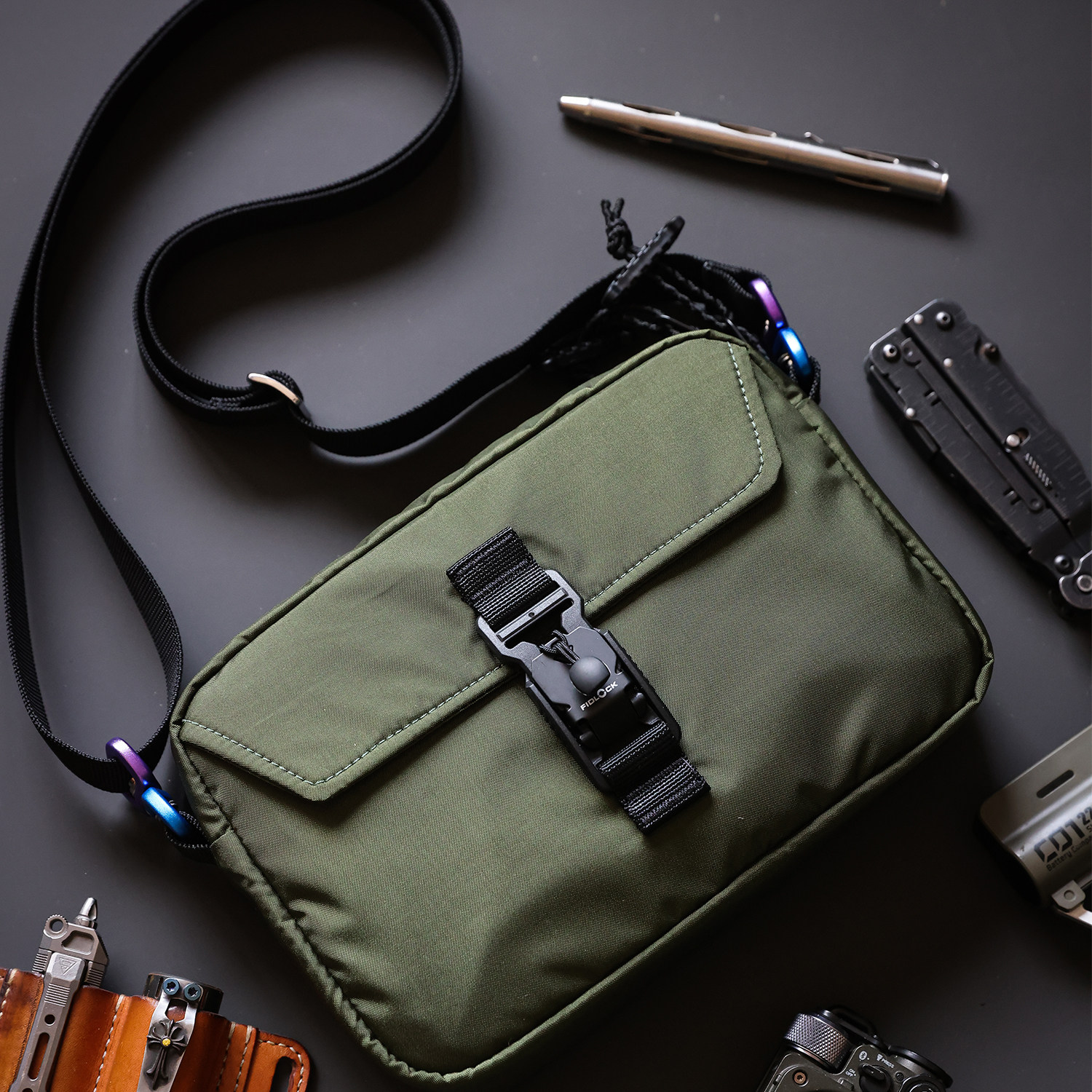 猫虎兽斜跨包男士通勤休闲户外单肩包简约多功能邮差包,运动包/户外包/配件,单肩背包,淘宝优惠券,粉丝福利购,淘宝优惠卷