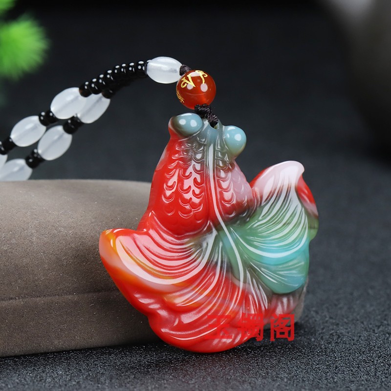 和田玉彩玉大尾巴金鱼挂件毛衣链