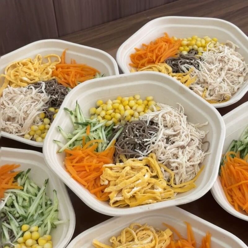鸡丝凉面打包盒网红六角沙拉碗轻食环保降解包装盒水果简餐盒商用图片