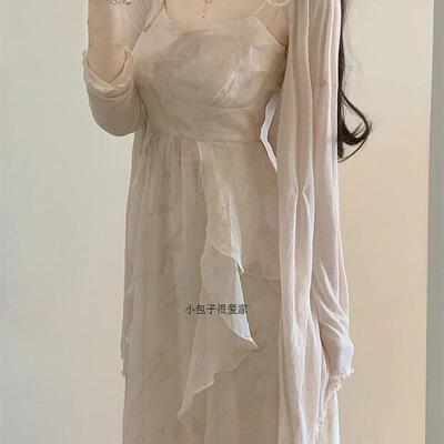 法式甜美温柔风边连衣裙女小众设计感高腰显在逃公主吊带裙